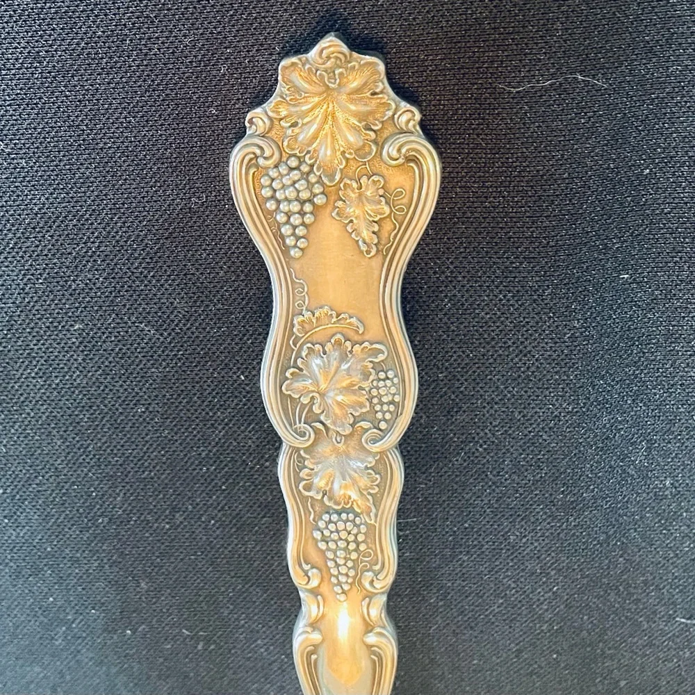 Moselle Grape Oyster/Soup Ladle